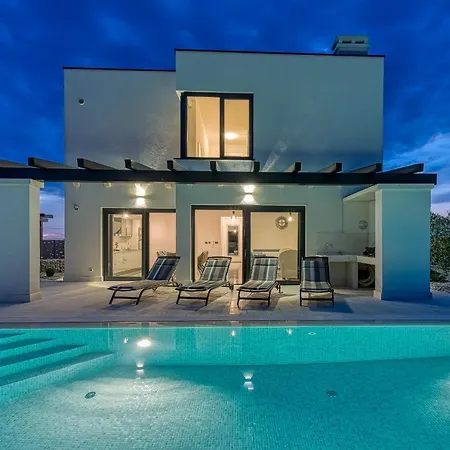 Villa-osmium Villa Galižana