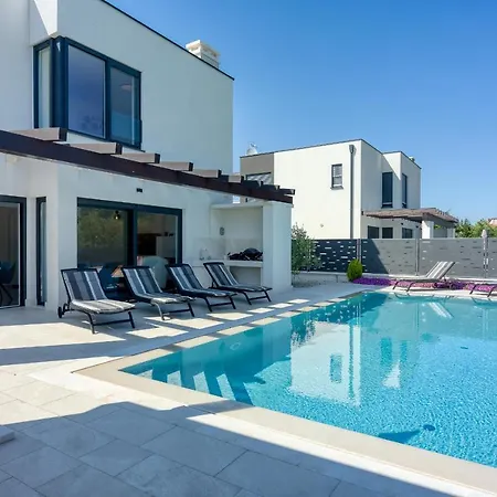 Villa Villa-osmium