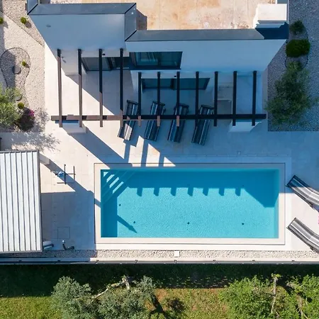 别墅 Villa-osmium Galižana