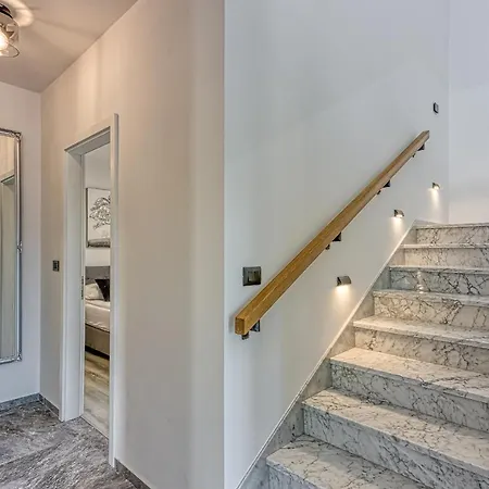 Villa-osmium Villa Galižana