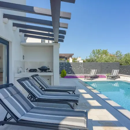 Villa-osmium * Galižana