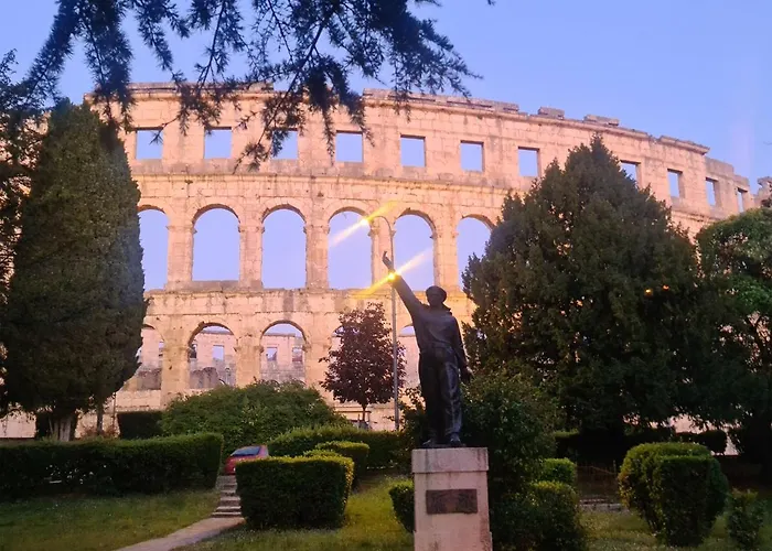 Villa-osmium Villa Galižana